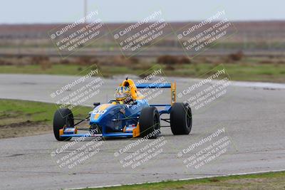 media/Jan-15-2023-CalClub SCCA (Sun) [[40bbac7715]]/Group 2/Qualifying (Sweeper)/